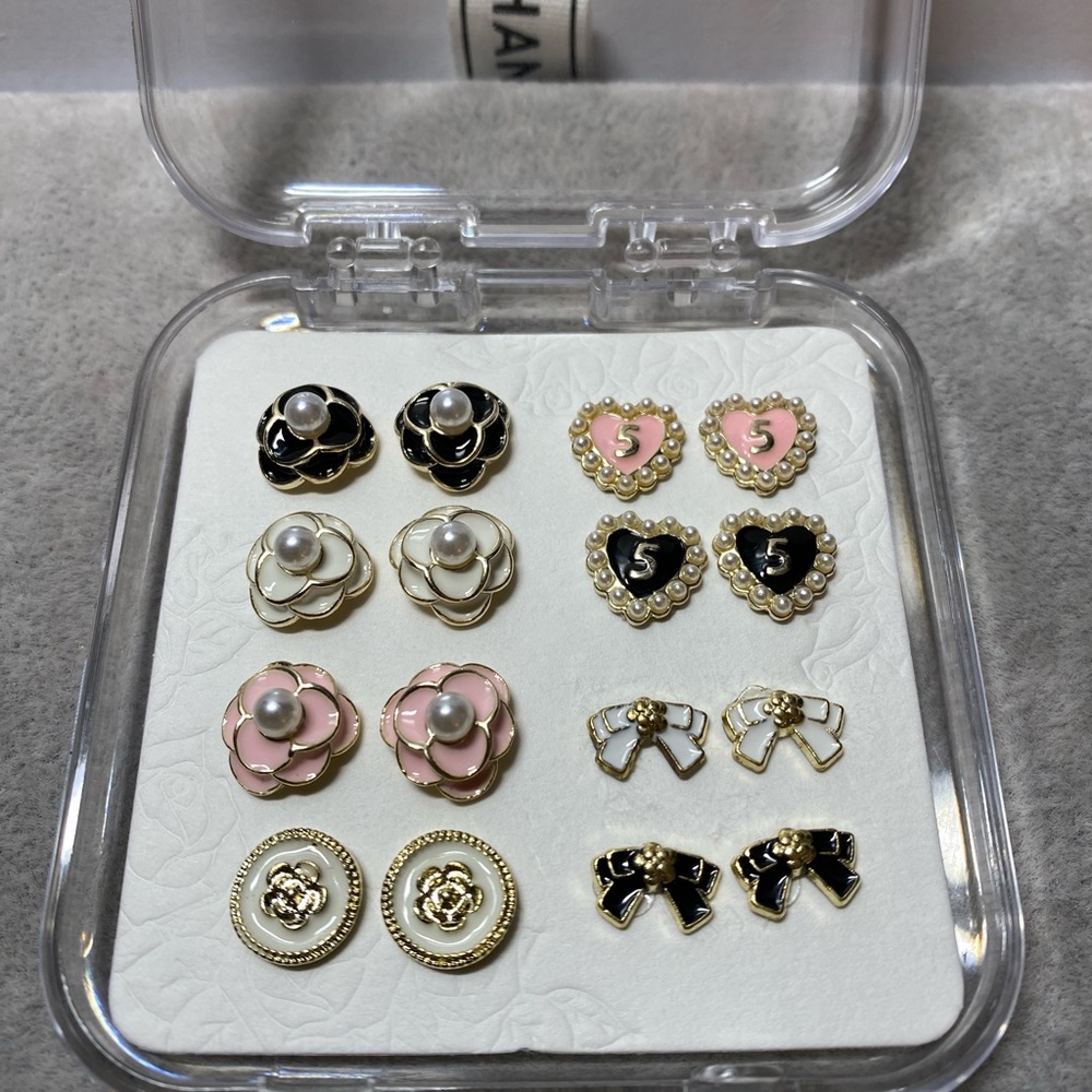 High Quality Luxury Nail Charms